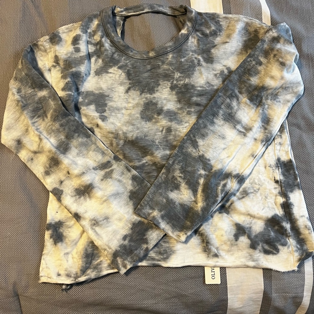 Olivaceous tie dyed gray and white cropped sweatshirt - small
